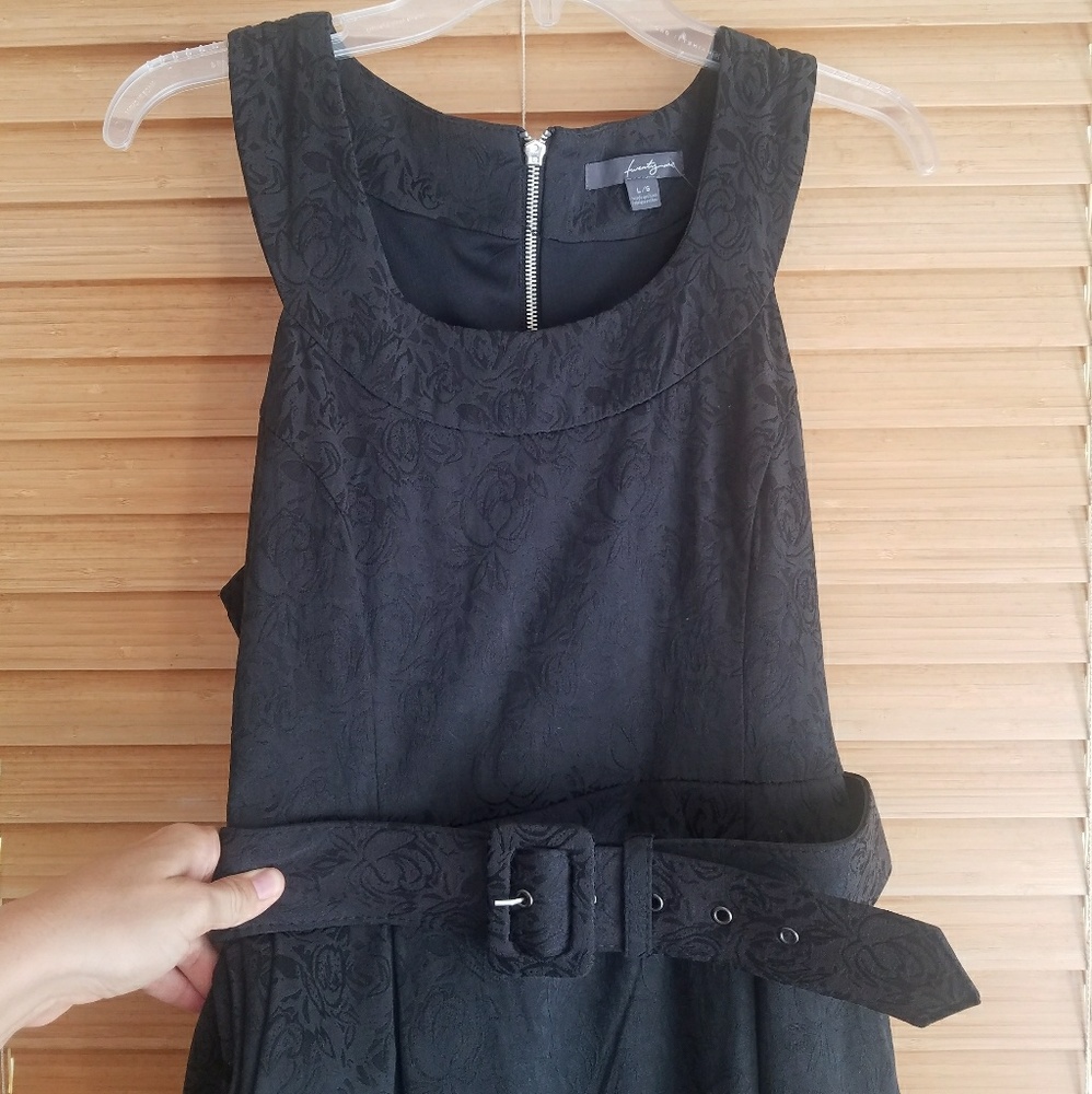 Forever 21 black dress with pockets